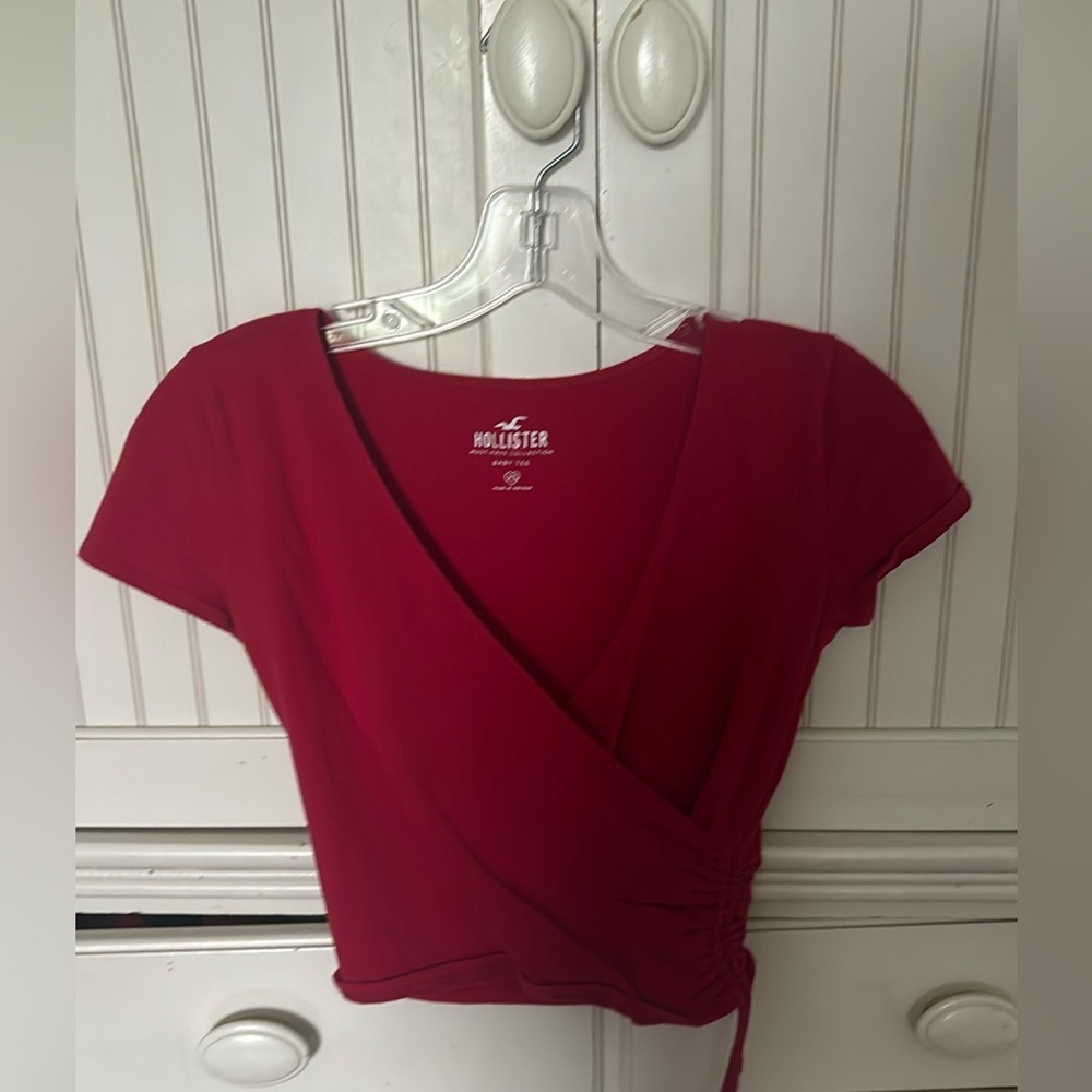 Red hollister cross tie baby tee!!!